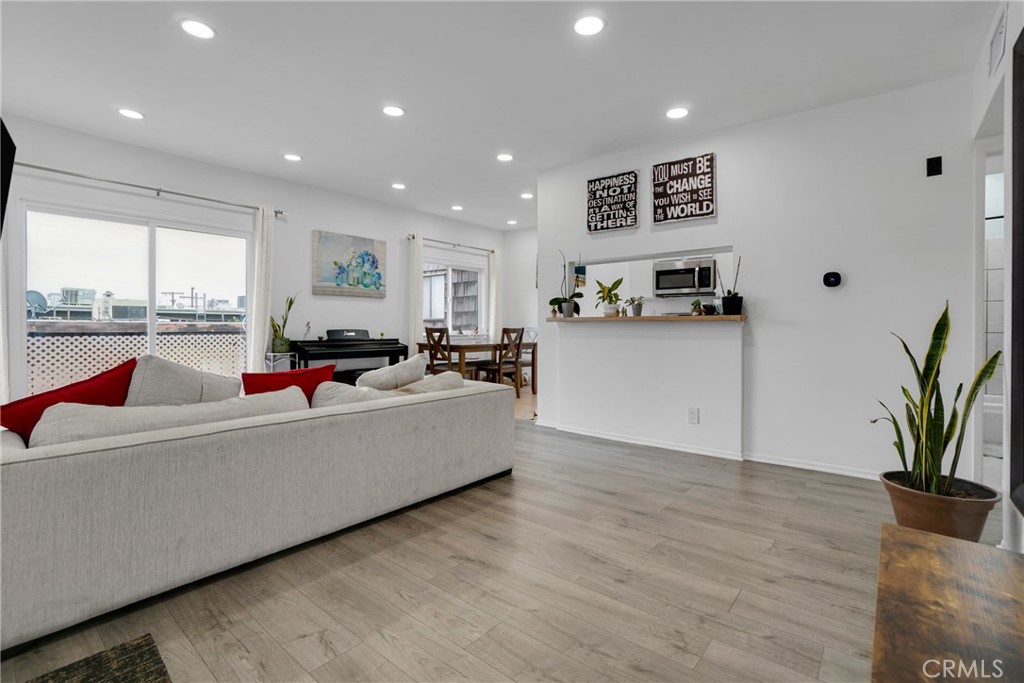 15516 Nordhoff Street 217