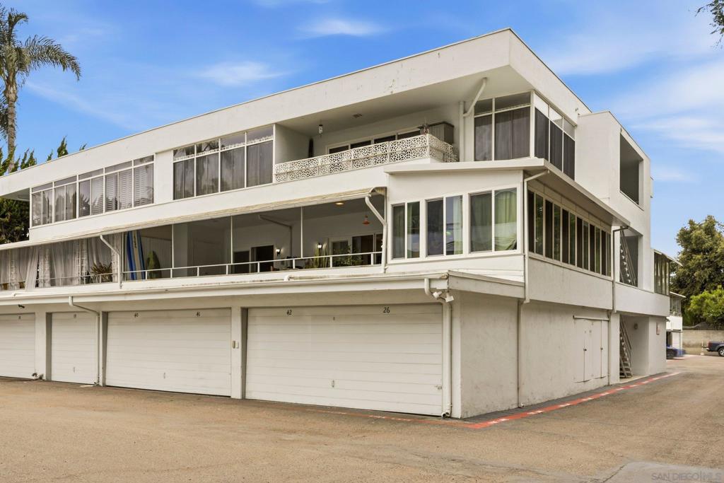2364 Torrey pines Rd.