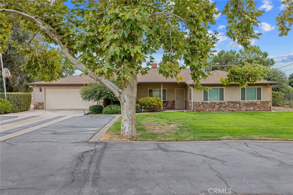 1714 N Blythe