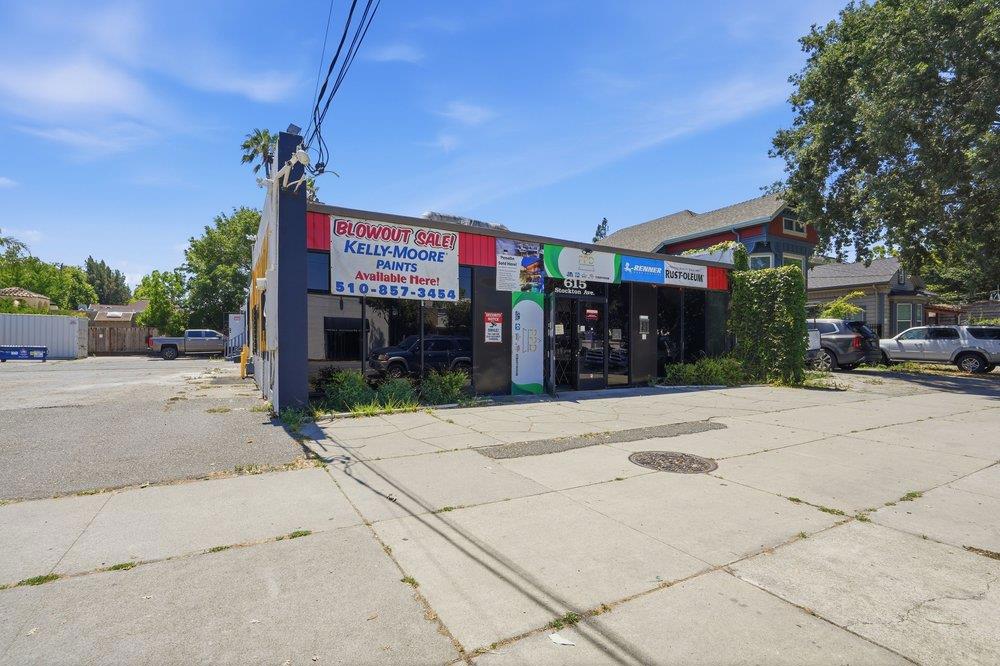615 Stockton Avenue