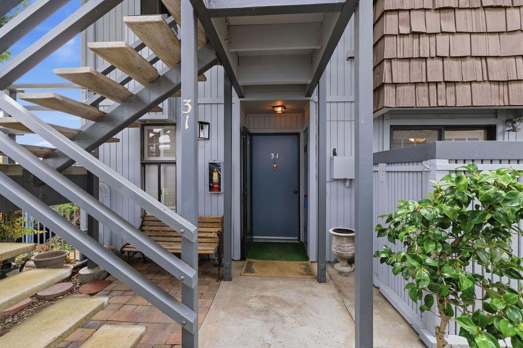 174 Kern Street 31