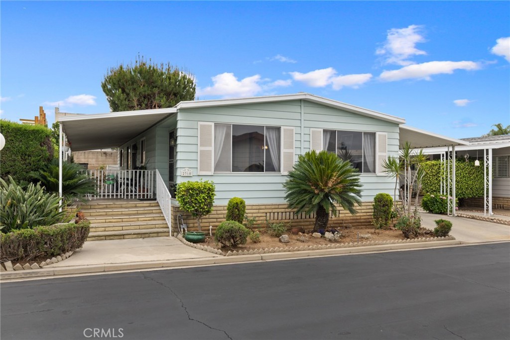 2310 lake glen 52