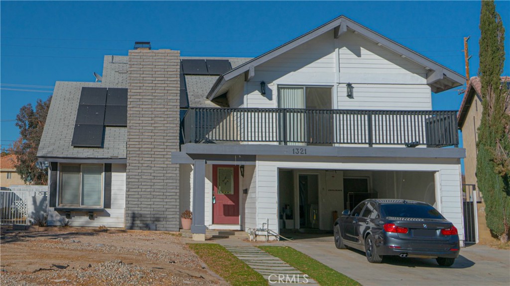 1321 E Lingard Street