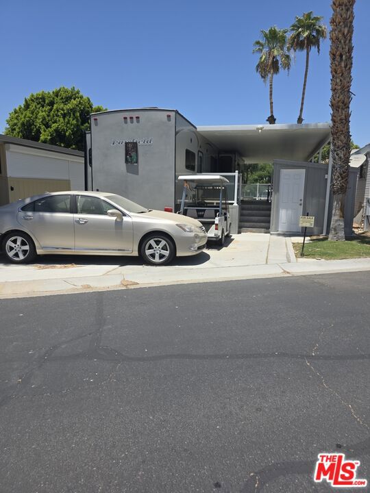 84136 Avenue 44 667