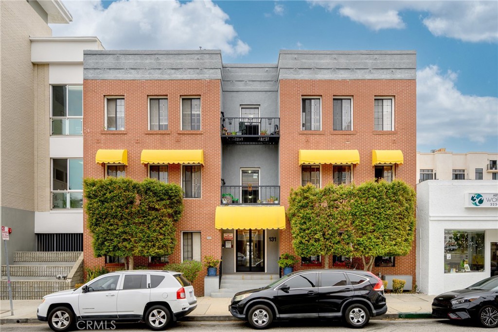 131 S Jackson Street 103
