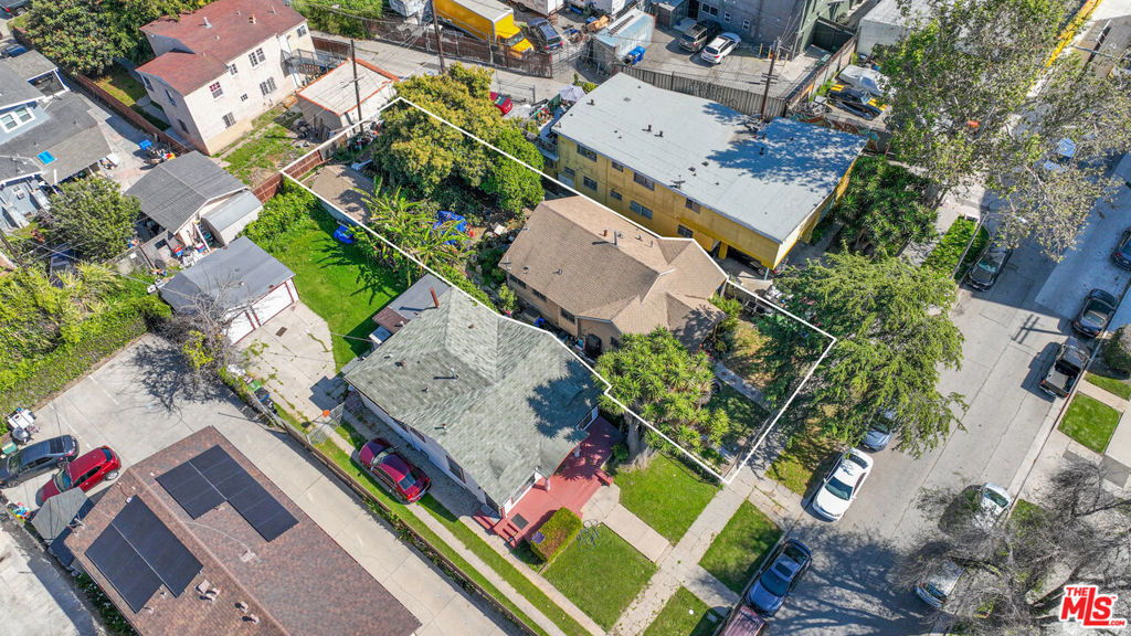 2524 S Sycamore Avenue