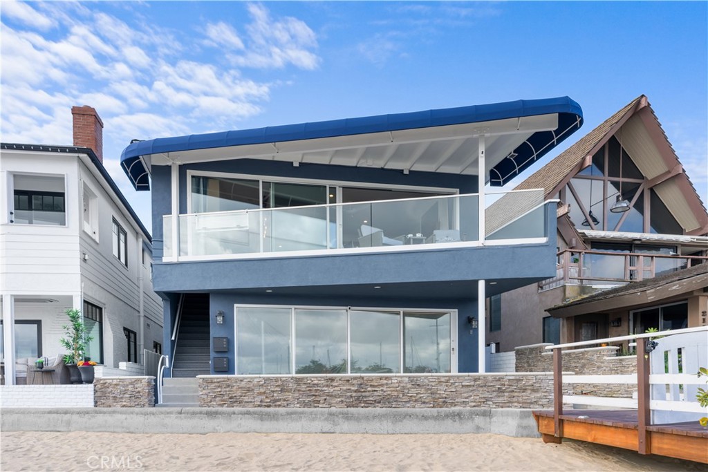 215 E Edgewater