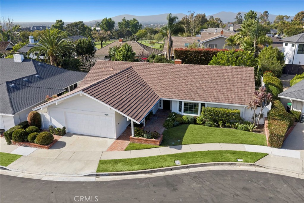 926 Bellis Street