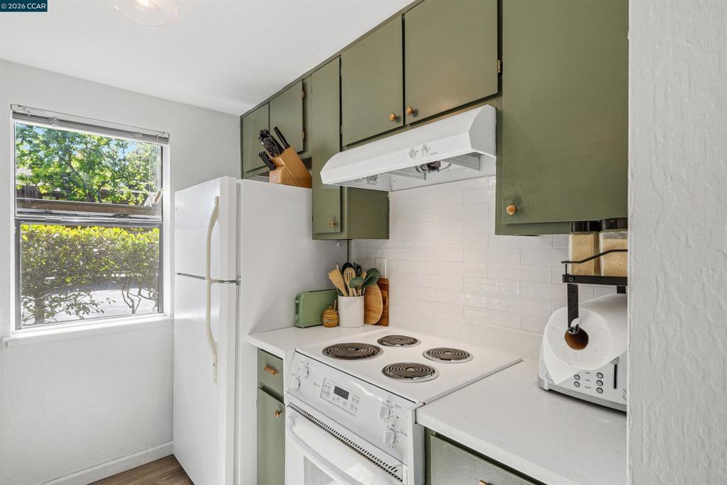 820 Camelback Place