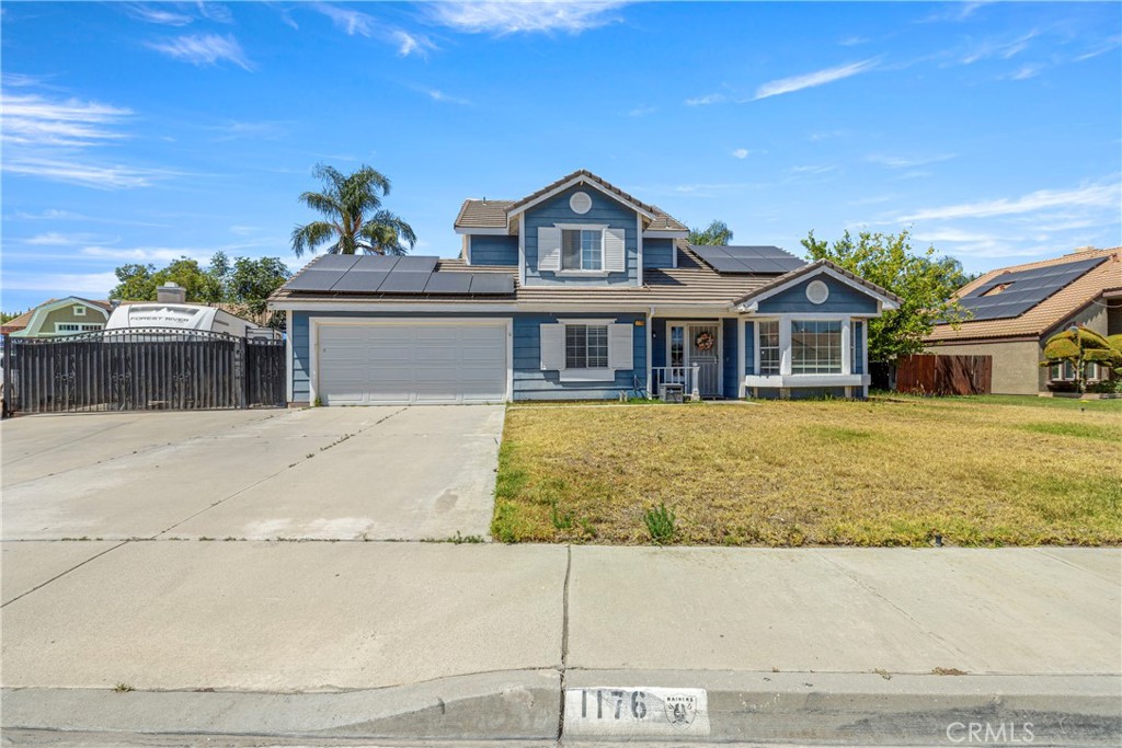 1176 W Buxton