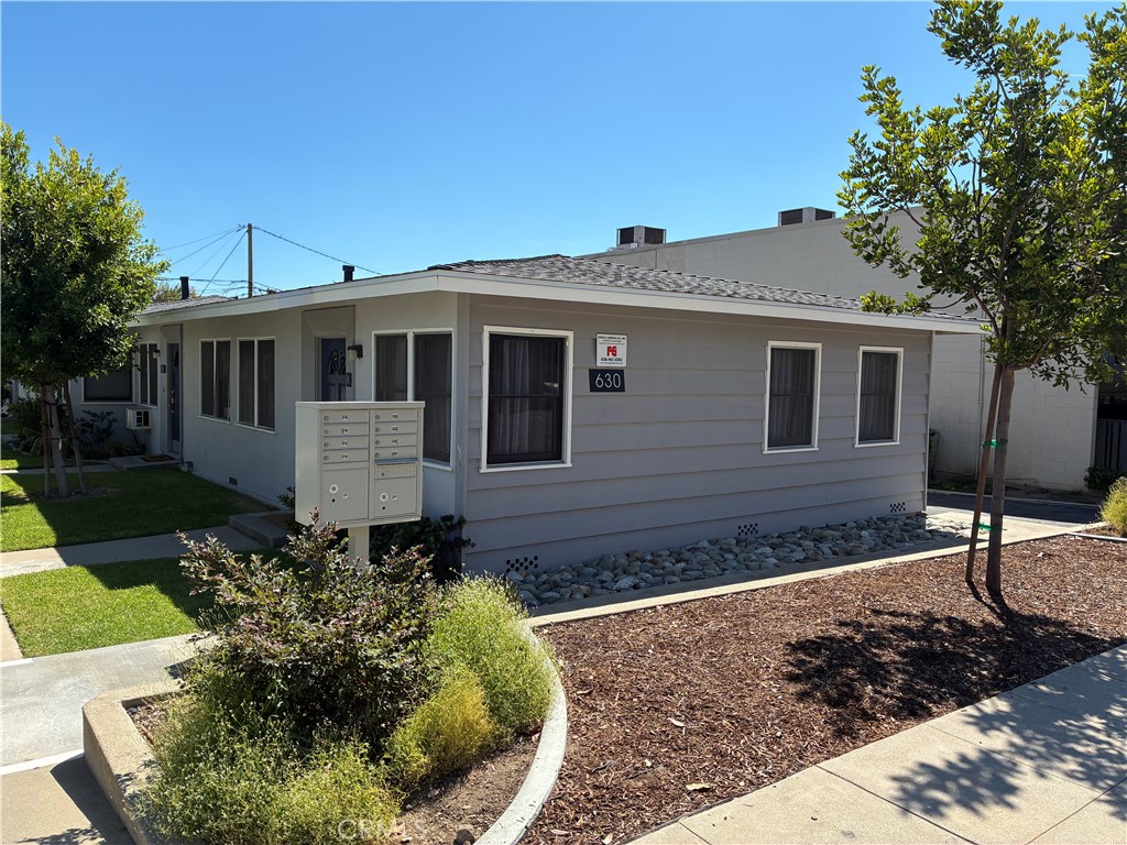 630 W Foothill