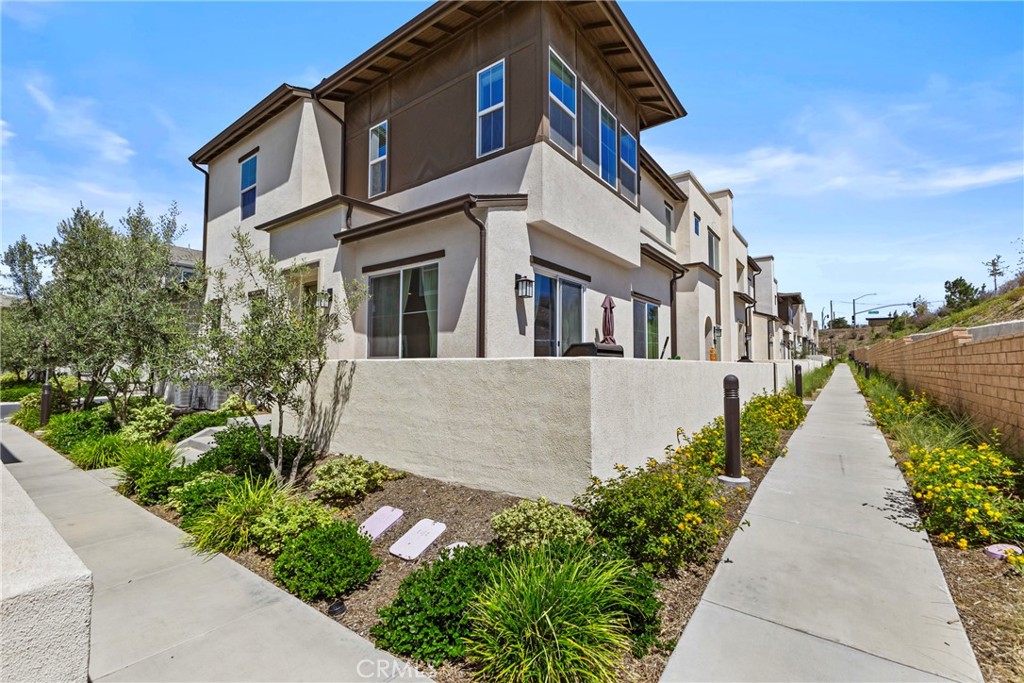 2098 Bluestone