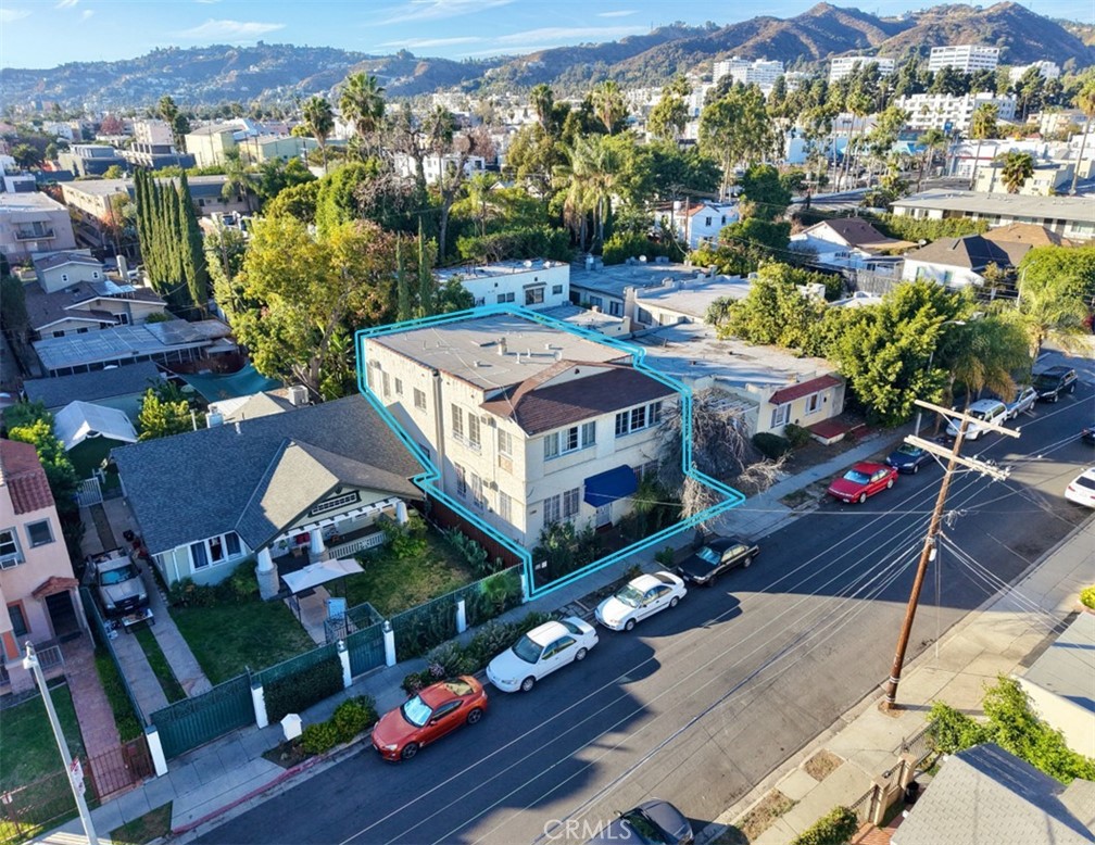 1347 N Mansfield