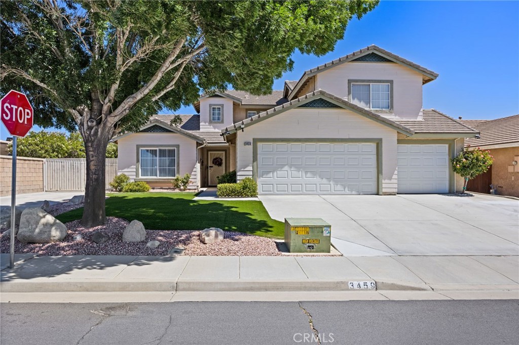 3459 Desert Cloud Avenue