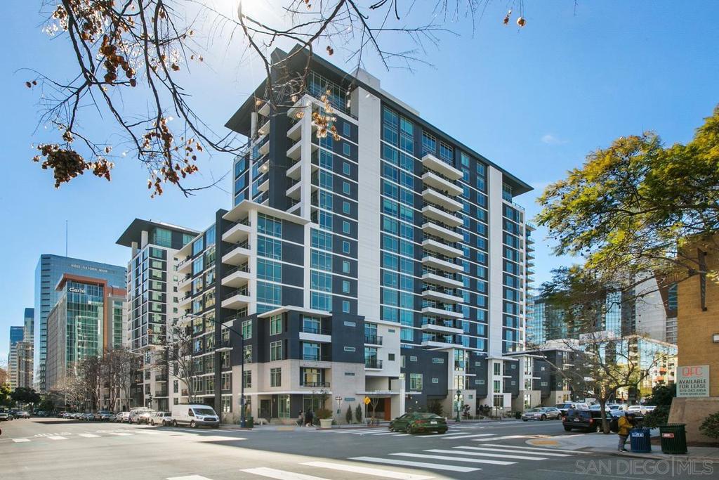 425 W Beech 204