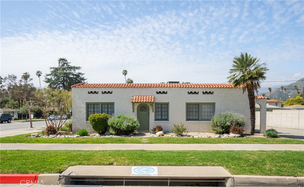 101 W Bennett Avenue