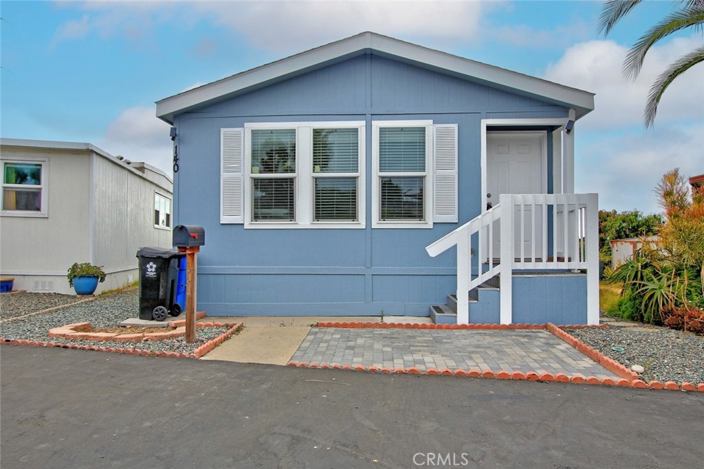 1425 2nd Ave 140