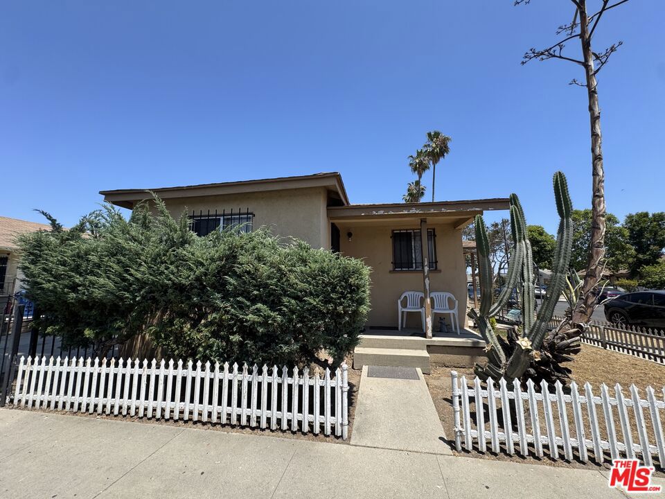 2000 Lewis Avenue