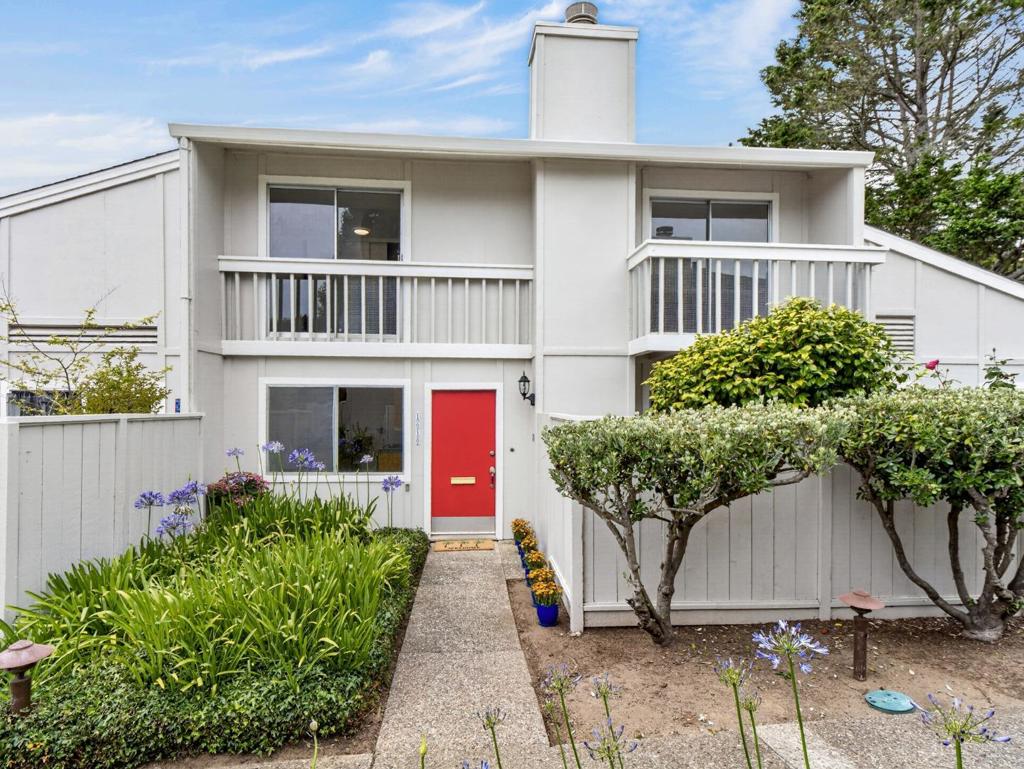 1610 Dolphin Drive