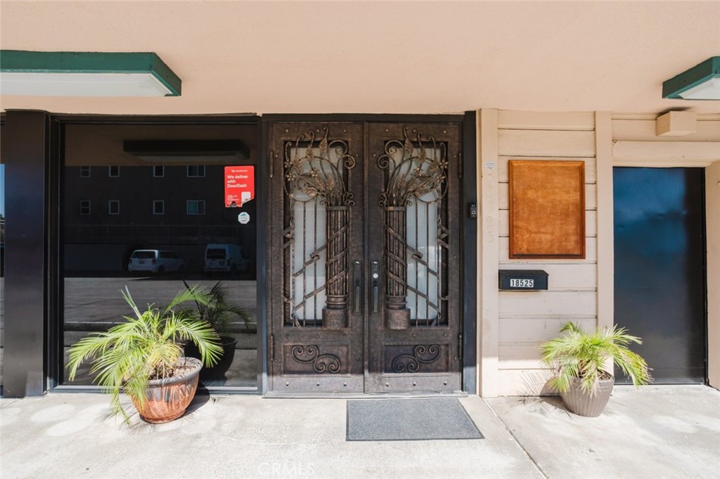 18525 Burbank Boulevard