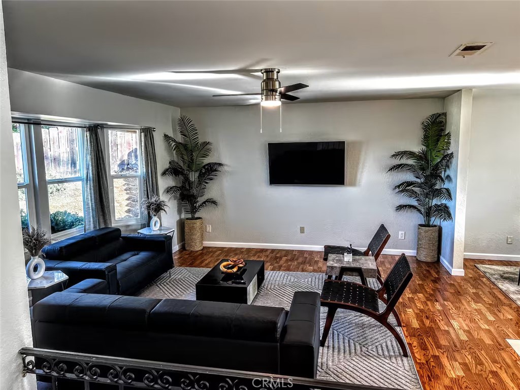 1811 Navajo Place