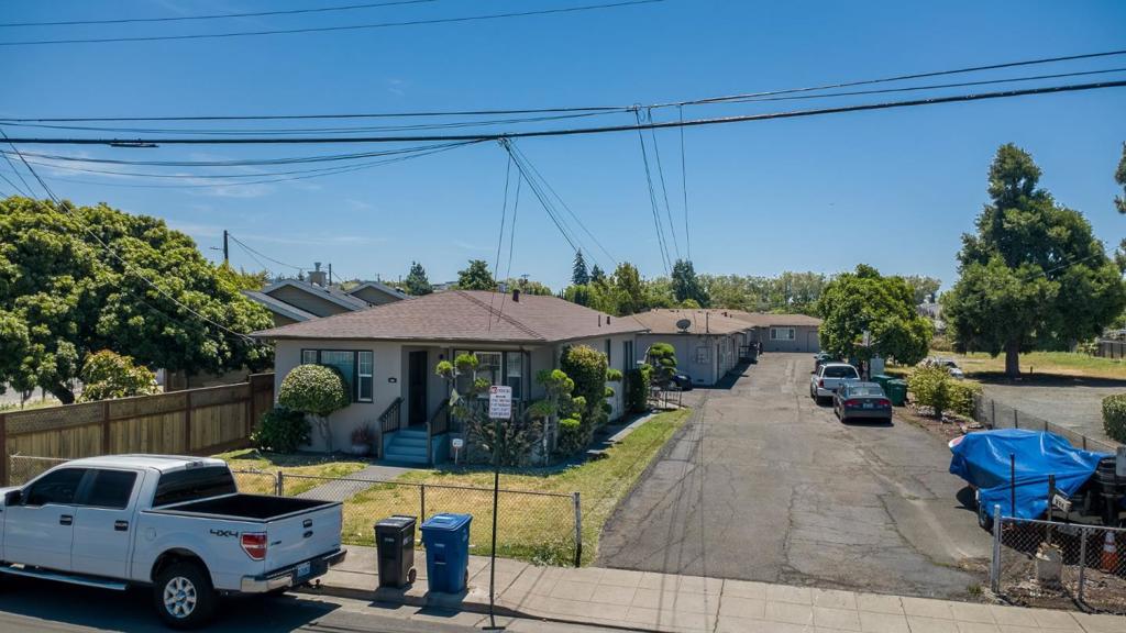 563 Laurel Avenue