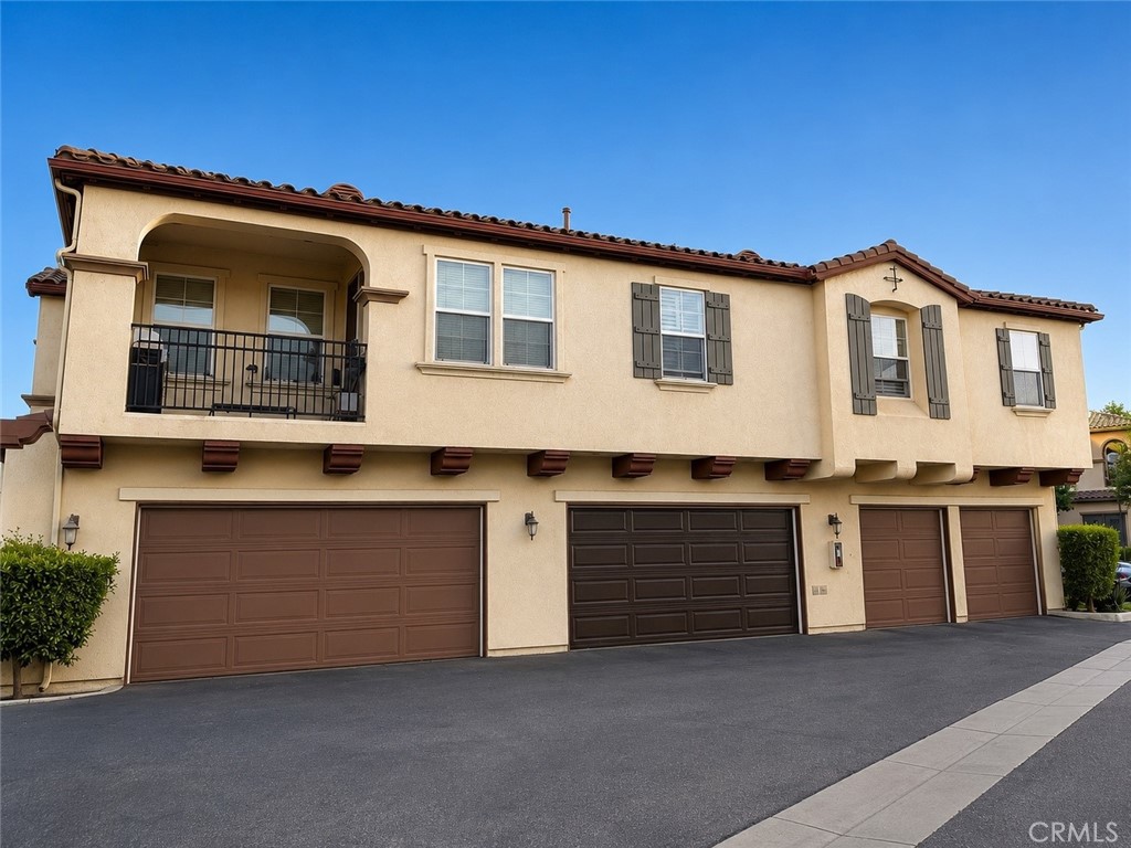 2750 E Oak Hill 12