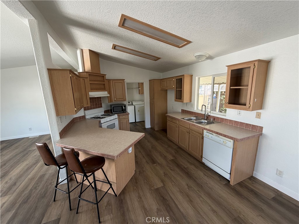 10900 Sepulveda 23