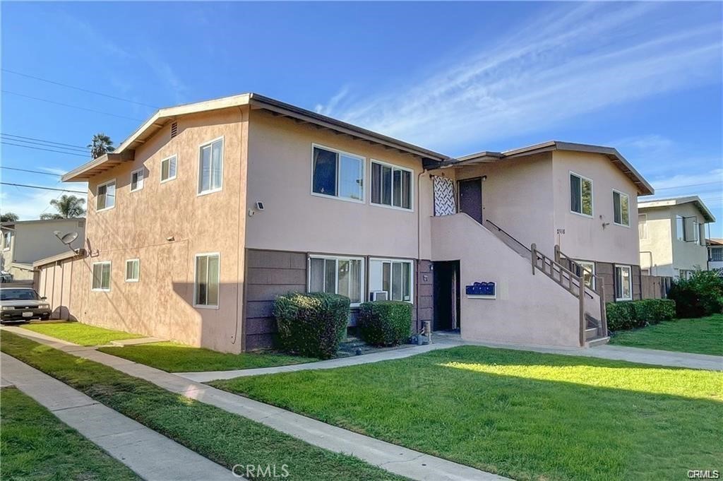 2516 S Rosewood