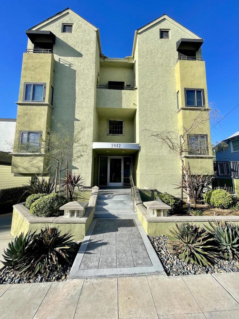 2442 Union Street 2N 2S