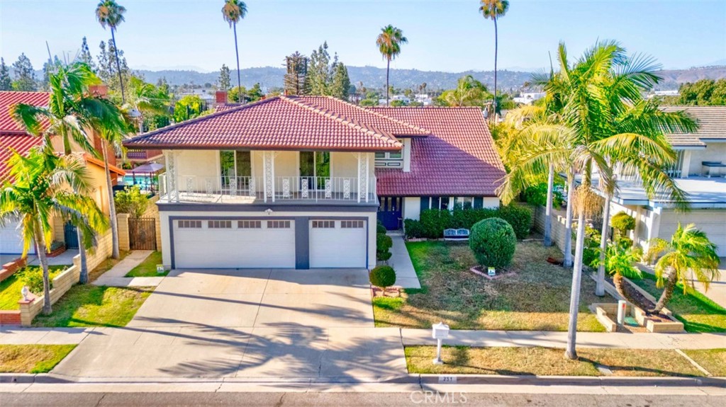 251 Avenida Santa Anita