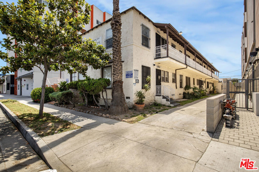 6519 Crenshaw Boulevard