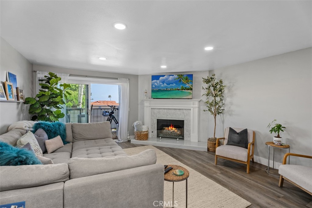 2501 S El Camino Real 217