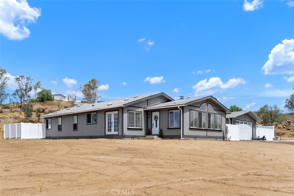 41981 Avenida Abril