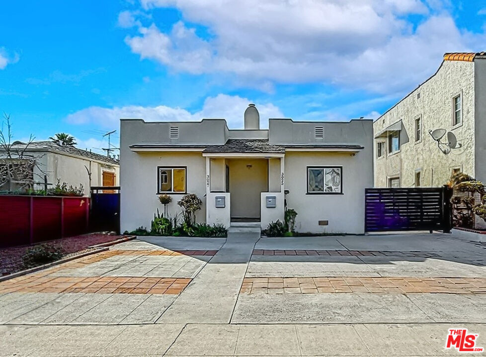 3025 Edgehill Drive