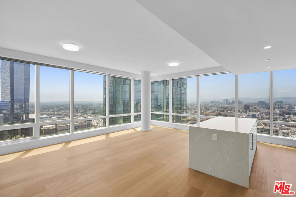 877 Francisco Street 2811
