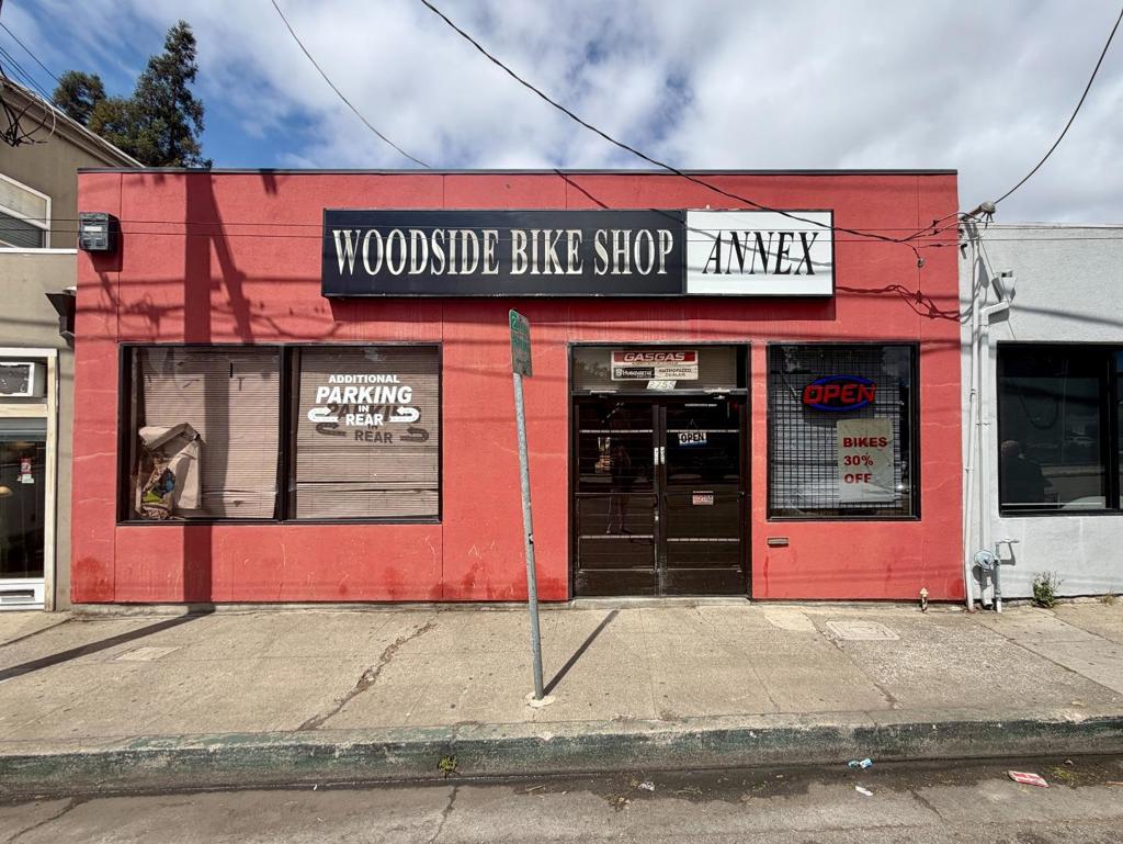 2751 El Camino Real