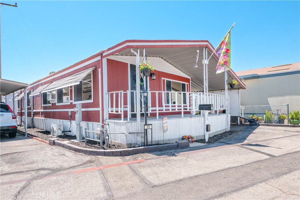 1045 N Azusa 79