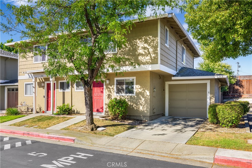 7552 Silvertree 25