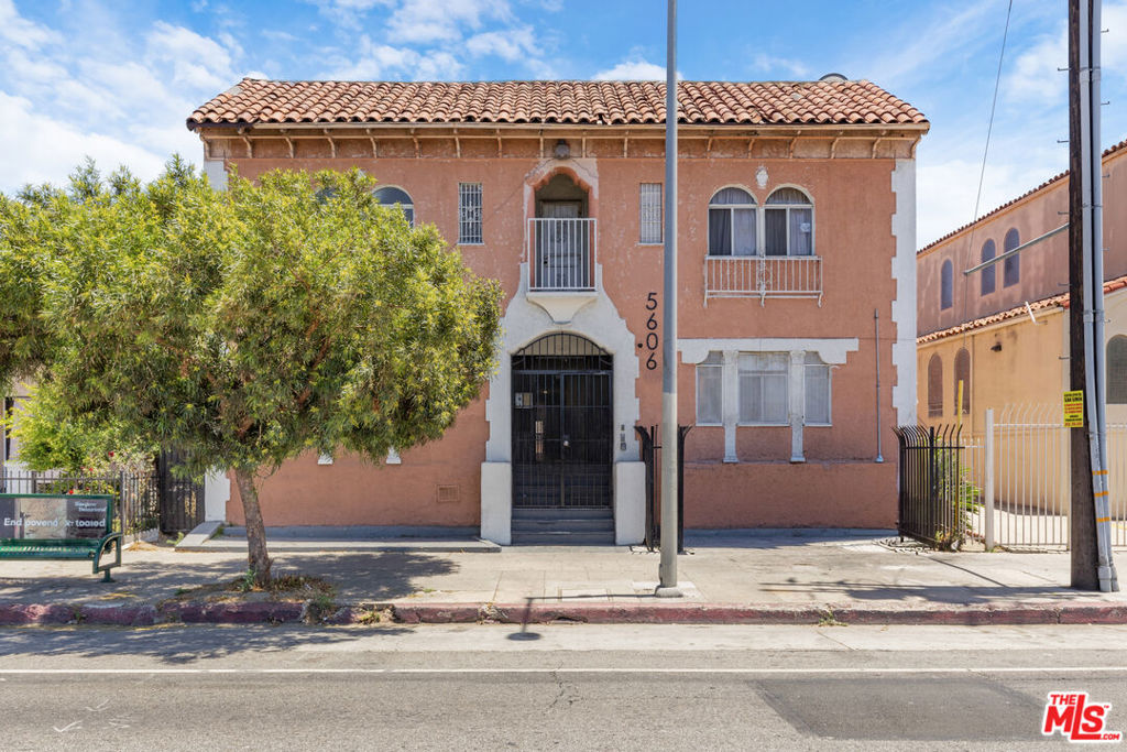 5606 S Figueroa Street