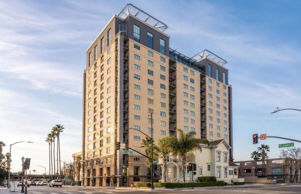 175 W Saint James Street 304