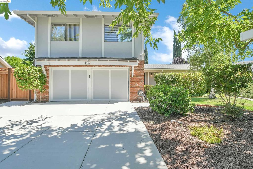 1386 Kathy Ct