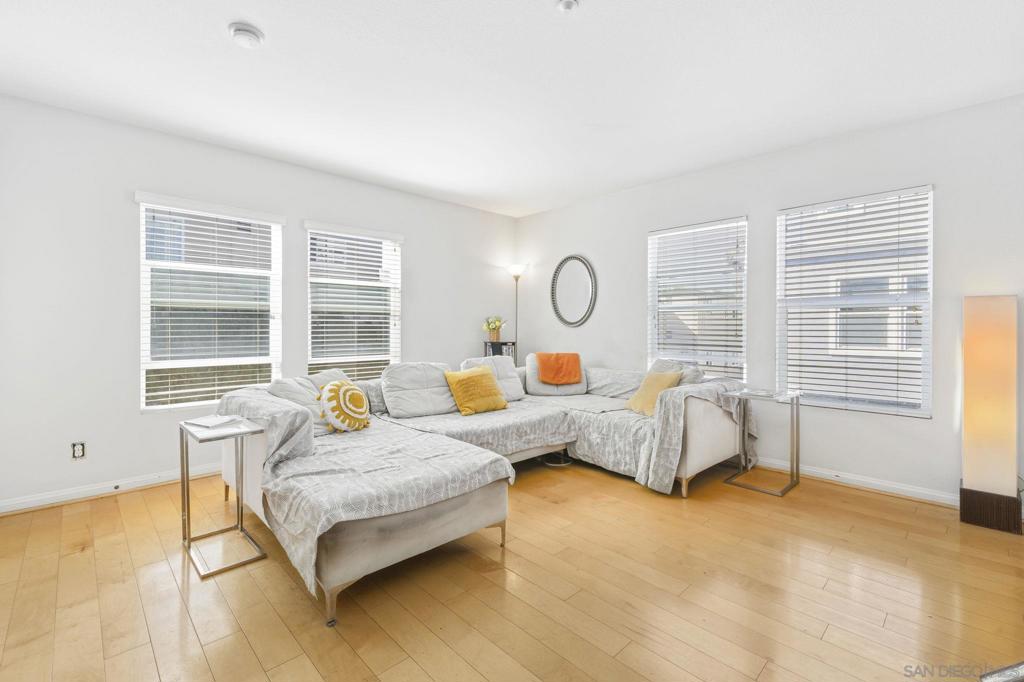 3549 Shoreline Bluff Lane