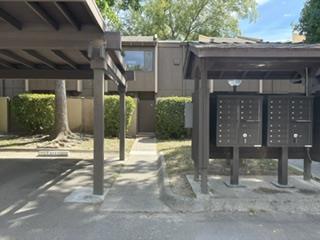 701 Woodside Lane 4