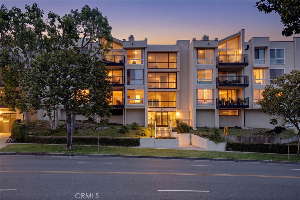 1340 S Beverly Glen Boulevard 211