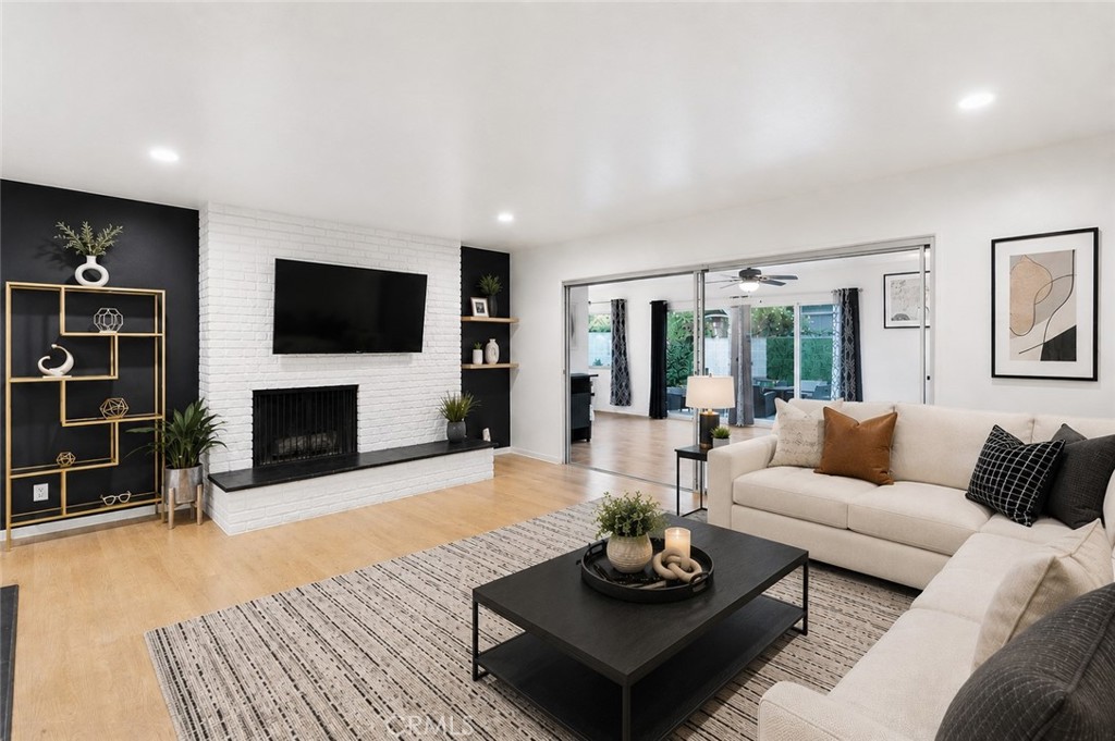 4715 Presidio