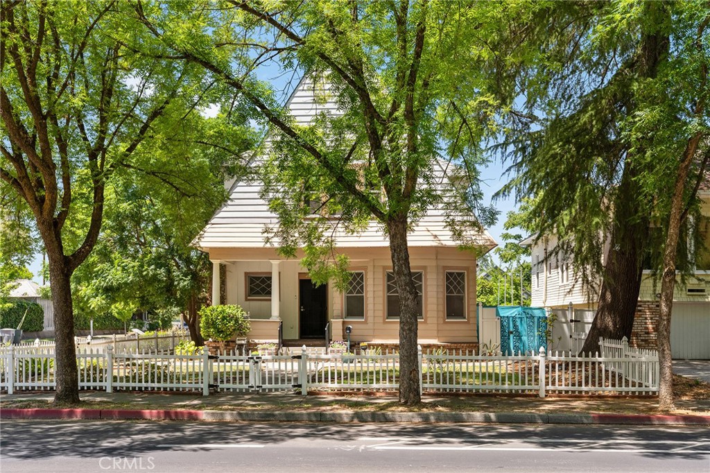1126 Montgomery