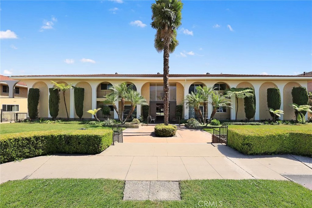 630 W Huntington Drive 216