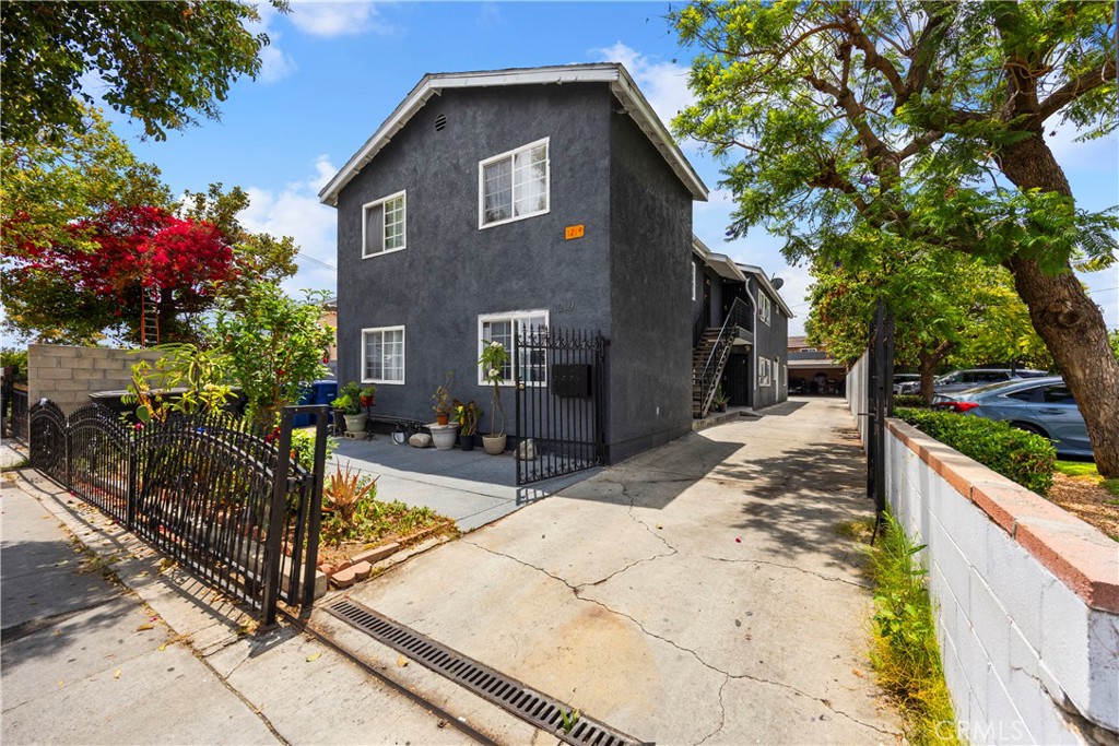 1219 S Downey