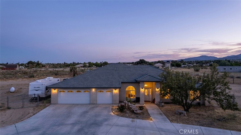 11671 Desert View